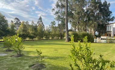 ESPECTACULAR CASA DE VENTA POR HILACRIL TUMABCO!!  PISCINA!!  VISTA!!