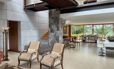 ESPECTACULAR CASA DE VENTA POR HILACRIL TUMABCO!!  PISCINA!!  VISTA!!