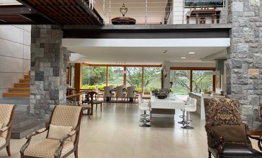 ESPECTACULAR CASA DE VENTA POR HILACRIL TUMABCO!!  PISCINA!!  VISTA!!