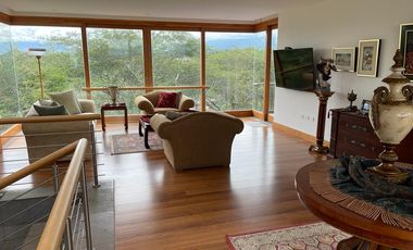 ESPECTACULAR CASA DE VENTA POR HILACRIL TUMABCO!!  PISCINA!!  VISTA!!