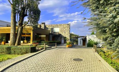 ESPECTACULAR CASA DE VENTA POR HILACRIL TUMABCO!!  PISCINA!!  VISTA!!