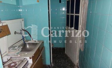 LOCAL COMERCIAL CON VIVIENDA EN AVENIDA ENTRE RIOS AL 1500, BALVANERA, CABA.
