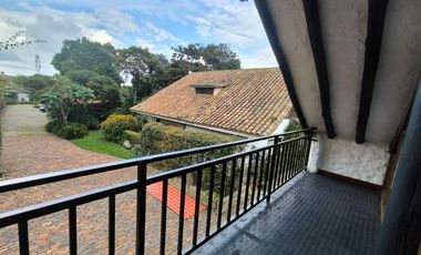 CASA CAMPESTRE EN ARRENDAMIENTO CERCA DE PIEDRA CHIA A770