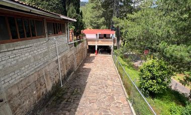 Terreno con 3 cabañas y salón de eventos en Los Capulines, Jalisco