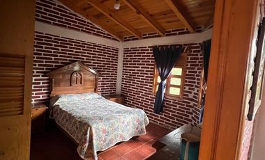 Terreno con 3 cabañas y salón de eventos en Los Capulines, Jalisco