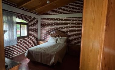 Terreno con 3 cabañas y salón de eventos en Los Capulines, Jalisco