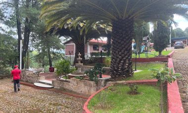 Terreno con 3 cabañas y salón de eventos en Los Capulines, Jalisco