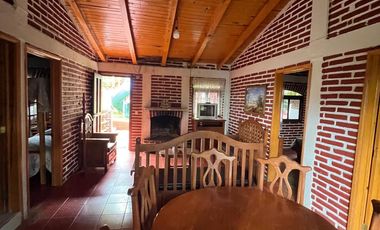 Terreno con 3 cabañas y salón de eventos en Los Capulines, Jalisco