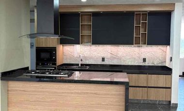 Casa En venta 4 Recámaras con baño completo Altozano