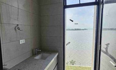 HERMOSO DEPARTAMENTO VISTA AL RÍO DE ESTRENO - URB RIONA - KM3. VÍA SAMBORONDON