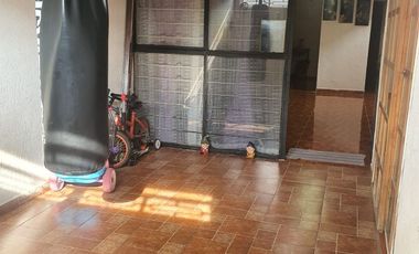 EXCELENTE CASA DE 2 NIVELES