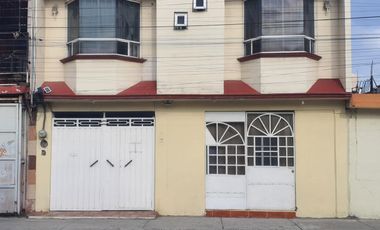 EXCELENTE CASA DE 2 NIVELES