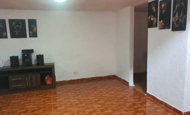 EXCELENTE CASA DE 2 NIVELES
