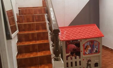 EXCELENTE CASA DE 2 NIVELES