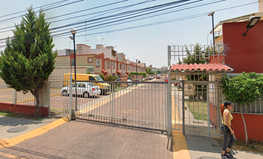 Vive con Estilo en Condominio Republica Dominicana, Las Americas – ¡Casa en Venta! 🏡