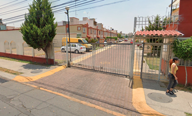 Vive con Estilo en Condominio Republica Dominicana, Las Americas – ¡Casa en Venta! 🏡