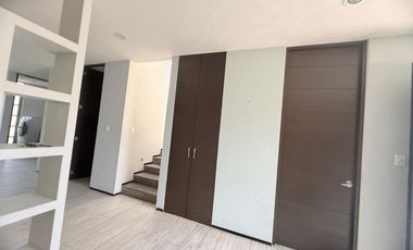 CASA EN RENTA DENTRO FRACCIONAMIENTO PRIVADO EN ALTOZANO