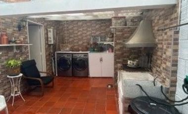 SE VENDE EXCELENTE CASA EN LA ESMERALDA-BOGOTA