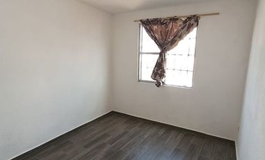 BONITA CASA RECIEN REMODELADA