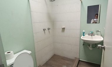 BONITA CASA RECIEN REMODELADA