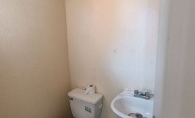 BONITA CASA RECIEN REMODELADA