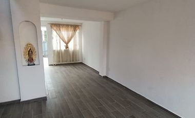 BONITA CASA RECIEN REMODELADA