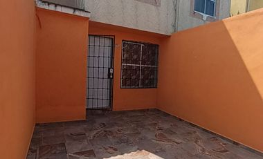 BONITA CASA RECIEN REMODELADA