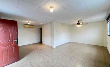 Venta de villa, una planta, 3 dormitorios en la Alborada XI, sector cerrado