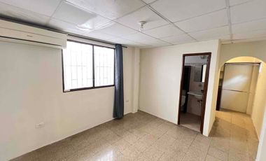 Venta de villa, una planta, 3 dormitorios en la Alborada XI, sector cerrado