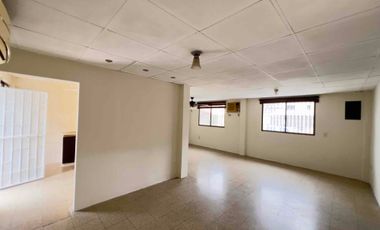 Venta de villa, una planta, 3 dormitorios en la Alborada XI, sector cerrado