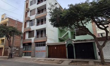 Se Alquila Departamento 1er Piso, Urb. Sagitario, Surco.
