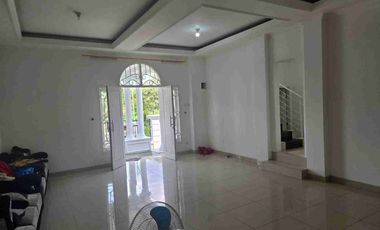 Dijual Rumah Mewah 2 Lantai dalam Cluster di BNR