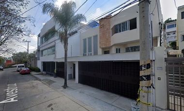 Hermosa y amplia casa en remate bancario en Las Arboledas, 52957 Cdad. López Mateos, Méx. (NO SE ACEPTAN CREDITOS HIPOTECARIOS)