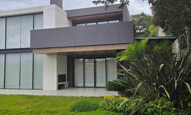 RENTO ESPECTACULAR CASA