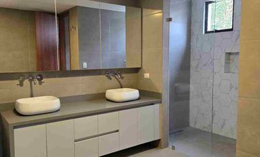 RENTO ESPECTACULAR CASA