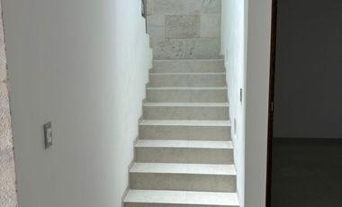 En renta linda casa en el Fracc. Lomas de Juriquilla, Querétaro, Qro.