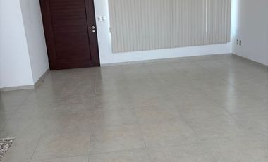 En renta linda casa en el Fracc. Lomas de Juriquilla, Querétaro, Qro.