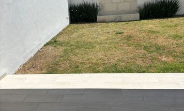 En renta linda casa en el Fracc. Lomas de Juriquilla, Querétaro, Qro.