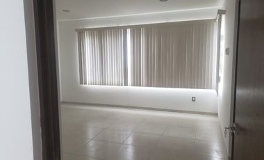 En renta linda casa en el Fracc. Lomas de Juriquilla, Querétaro, Qro.