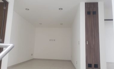 En renta linda casa en el Fracc. Lomas de Juriquilla, Querétaro, Qro.