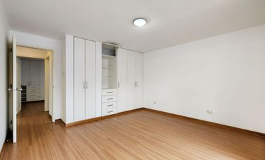 SURCO: 1er piso , venta de lindo y amplio Departamento remodelado de 3 amplias habitaciones Caminos del Inca - Surco