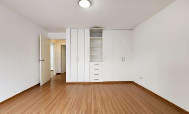 SURCO: 1er piso , venta de lindo y amplio Departamento remodelado de 3 amplias habitaciones Caminos del Inca - Surco