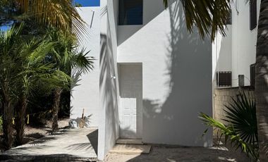 Casa de tres recámaras en renta, en Chicxulub Puerto