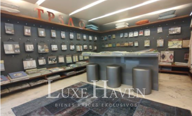 Casa con Uso de Suelo Comercial junto a Parque Lincol