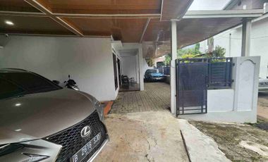 Rumah Mewah dengan Tanah Luas dijuak Murah di Perumahan Jatiwaringin Asri