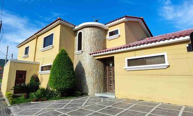 Casa esquinera con piscina en alquiler, Portal al Sol