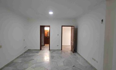 Casa esquinera con piscina en alquiler, Portal al Sol