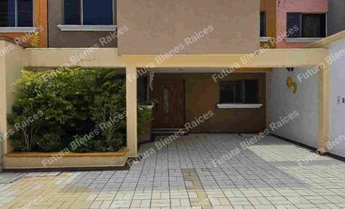 Casa en RENTA, VILLA UNIVERSIDAD. COTO PEQUEÑO Y ACOGEDOR. $13,000.- más mantenimiento.