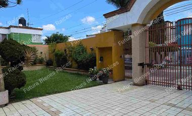 Casa en RENTA, VILLA UNIVERSIDAD. COTO PEQUEÑO Y ACOGEDOR. $13,000.- más mantenimiento.