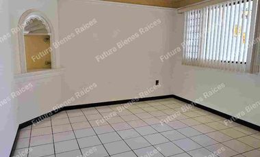 Casa en RENTA, VILLA UNIVERSIDAD. COTO PEQUEÑO Y ACOGEDOR. $13,000.- más mantenimiento.